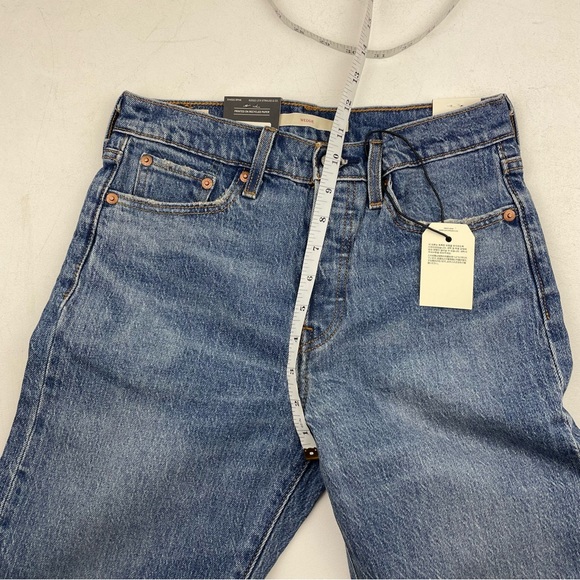 NWT Levi’s High Waist wedgie Butt Rip Jeans - Picture 3 of 4